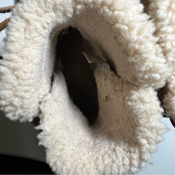 Ladies UGG La Jolla boots S/N 1617 Sz 8 - Picture 6 of 10